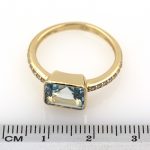 Anillo de oro amarillo 18k/750 con aguamarina de 2,40 ct. y 0,14 ct. de diamantes.-Adamas Ibérica.