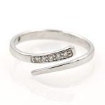 Anillo de oro blanco 18k/750 con 0,07 ct. de diamantes.- Adamas Ibérica