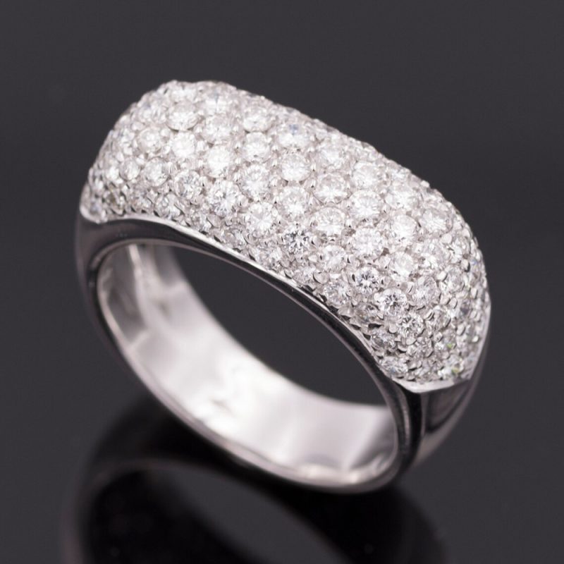 Anillo de oro blanco 750 con 1,90 ct. de diamantes en pavé con informe de joyería HRD.-Adamas Ibérica.