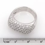 Anillo de oro blanco 750 con 1,90 ct. de diamantes en pavé con informe de joyería HRD.-Adamas Ibérica.