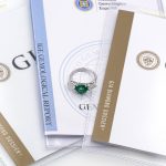 Anillo de esmeralda certificado.