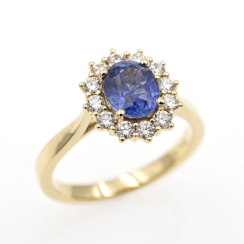 Anillo de oro amarillo de 18 quilates con zafiro azul de 1,73 ct. y 0,45 ct. de diamantes. Zafiro certificado. Anillo de zafiro azul natural.
