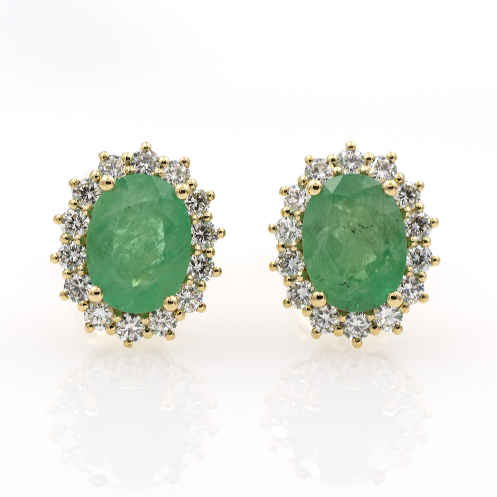 Pendientes rosetón de oro amarillo 750 con esmeralda y diamantes naturales.